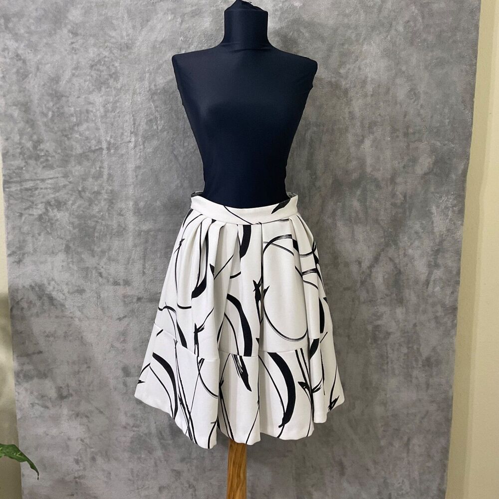 Banana Republic Size 4 Full Skirt mod career party  lined 1 pocket